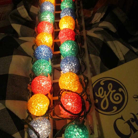 Vintage Lot of 20 GE Lighted Crystal Ice Christmas Bulbs - Picture 5 of 6